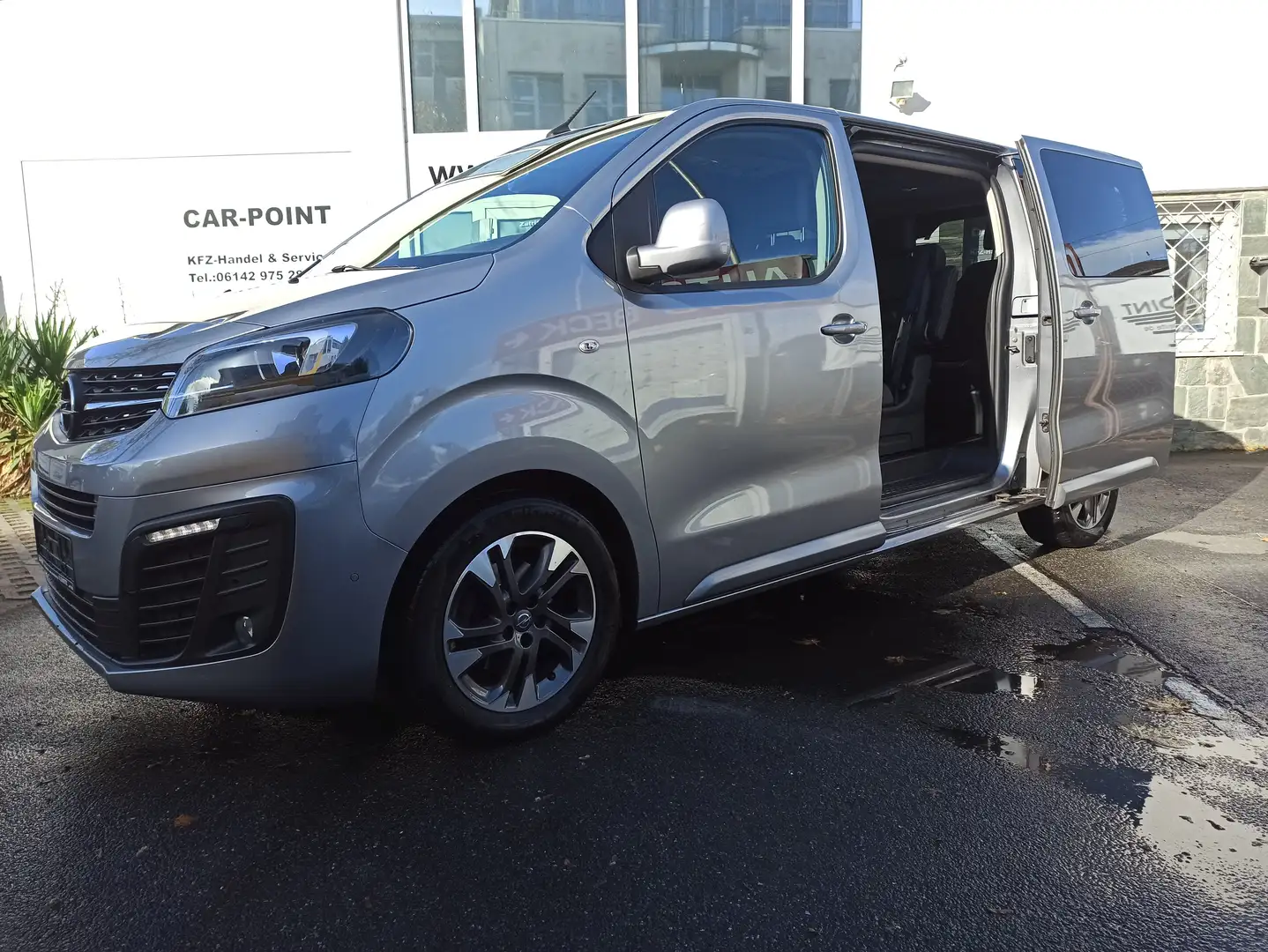 Opel Zafira Life Tourer*Leder*Automatik*AHK*6 Sitze*Klapptisch*XEN* Grau - 2