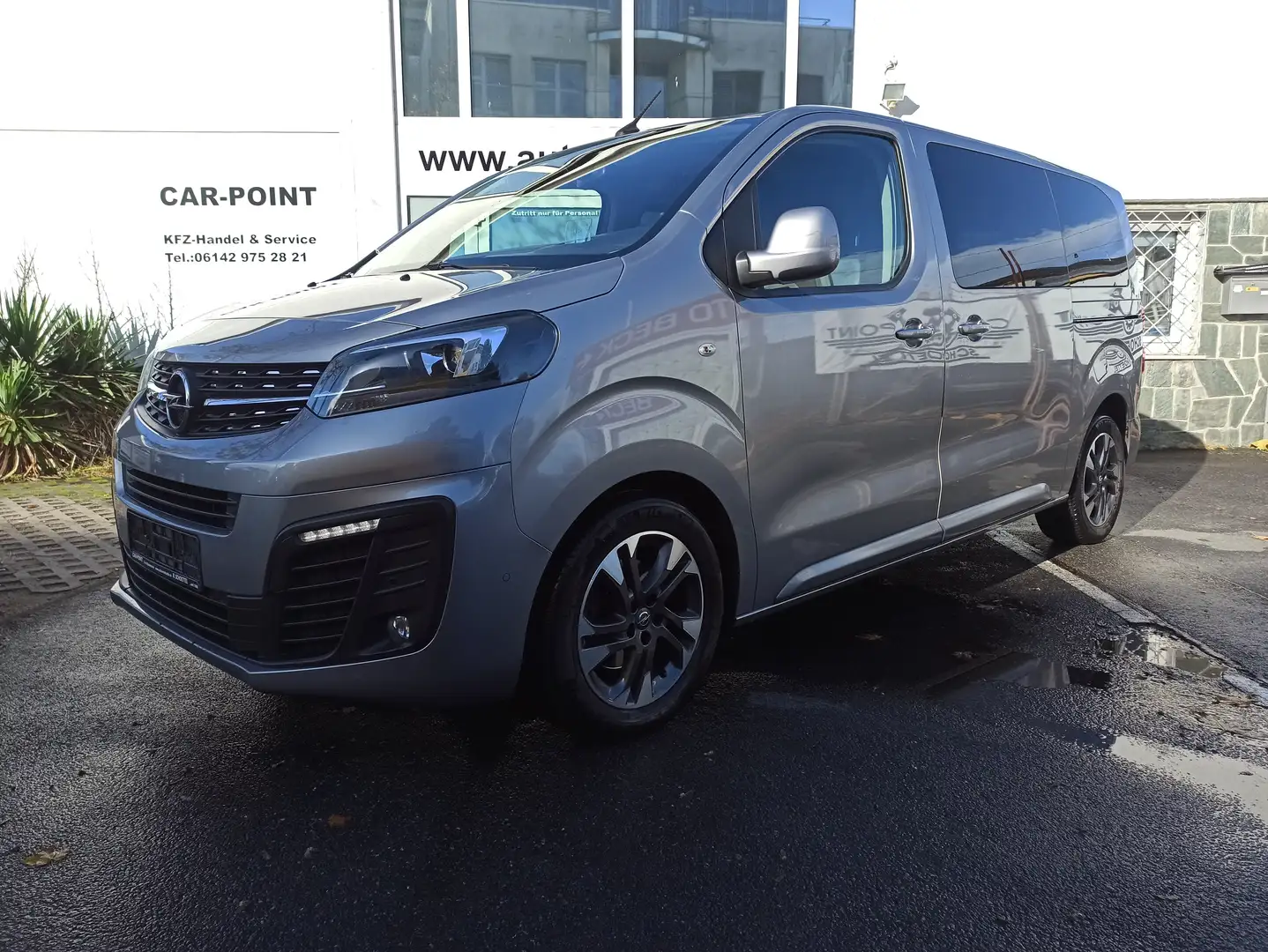 Opel Zafira Life Tourer*Leder*Automatik*AHK*6 Sitze*Klapptisch*XEN* Grau - 1