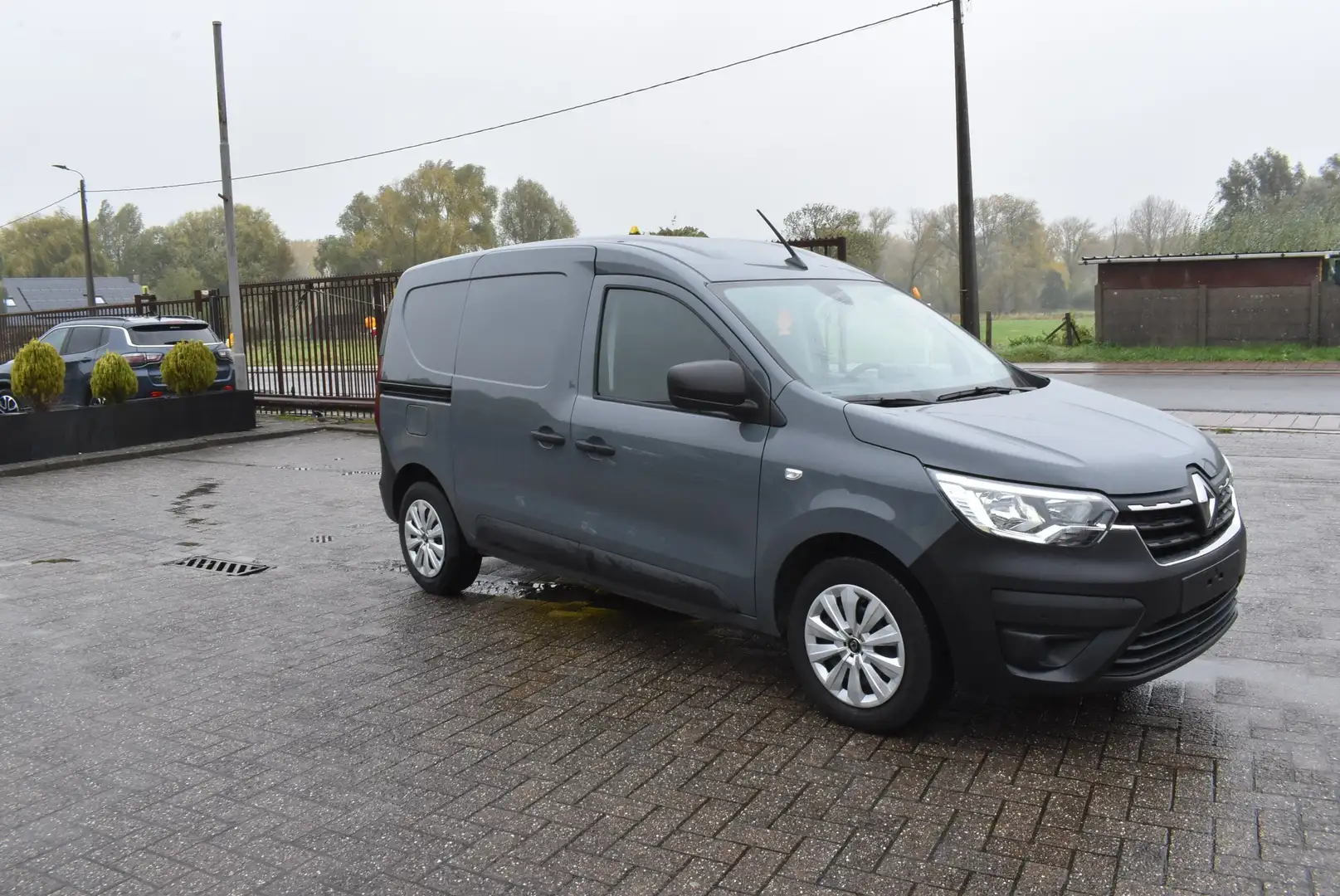 Renault Kangoo Van 1.3i Confort Airco/GPS *12M GARANTIE* 15.000KM Gris - 2