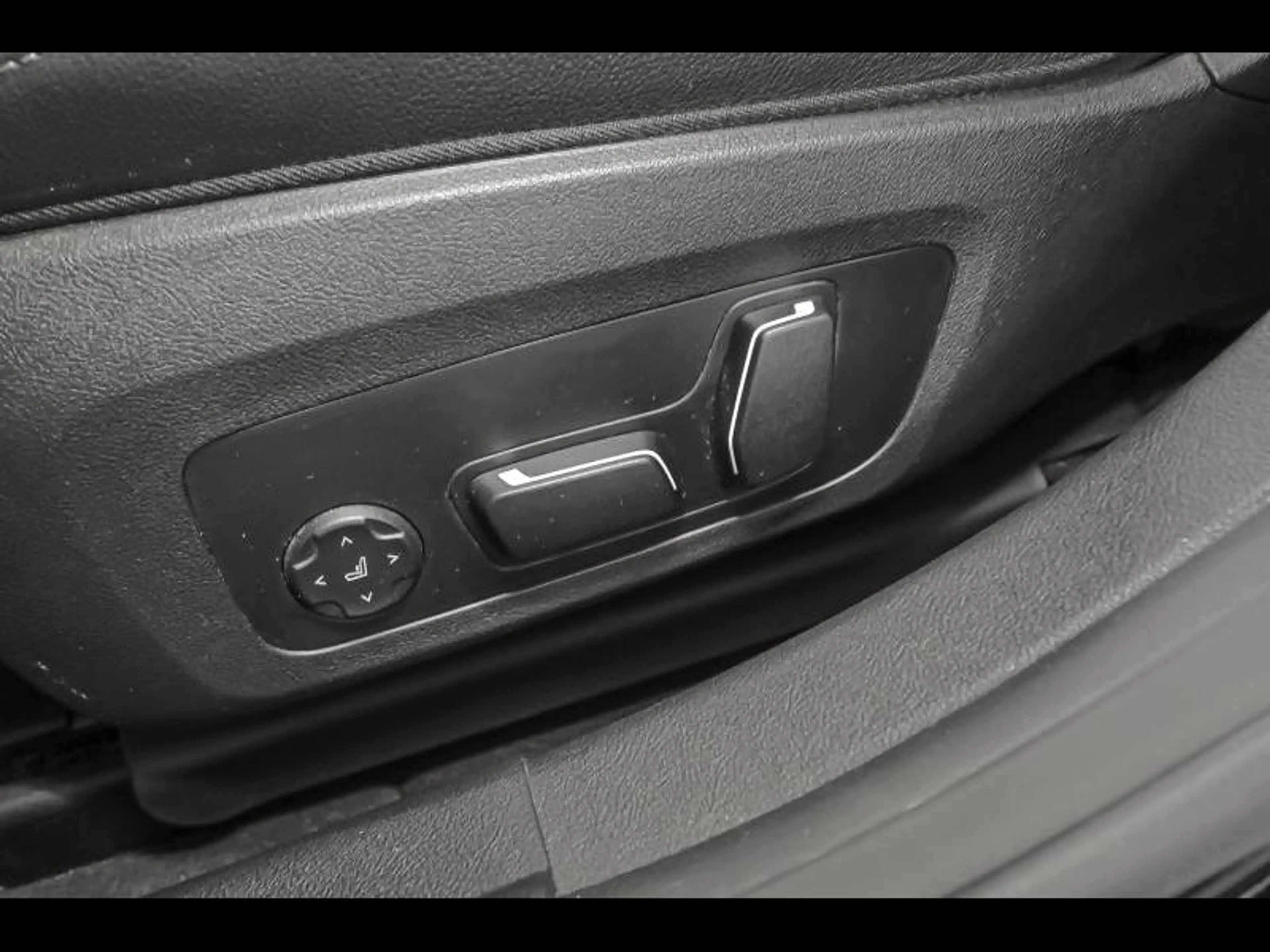 BMW i4 eDrive35 — photo 10