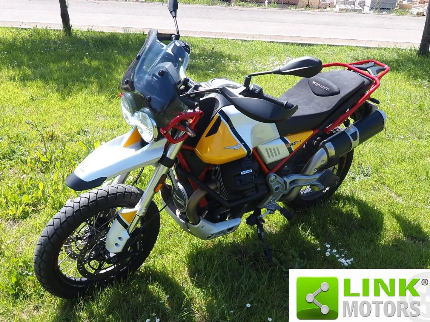 Moto Guzzi V85 TT PARI AL NUOVO FINANZIABILE Geel - 1