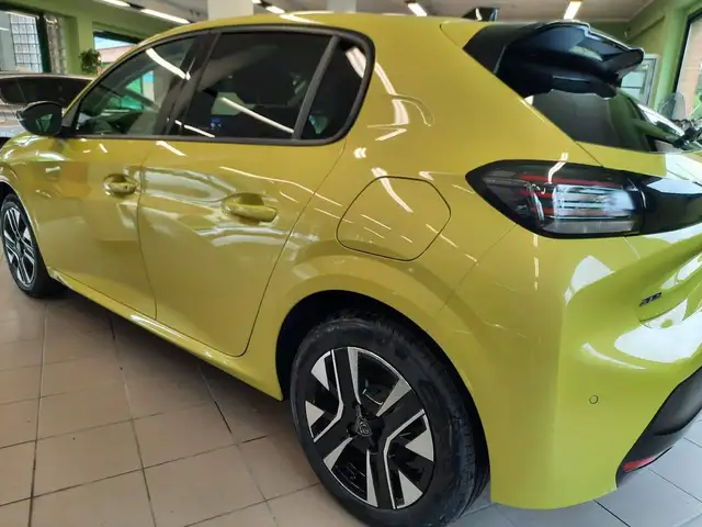 Peugeot 208 view 7
