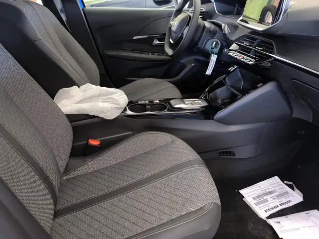 Peugeot 208 view 14