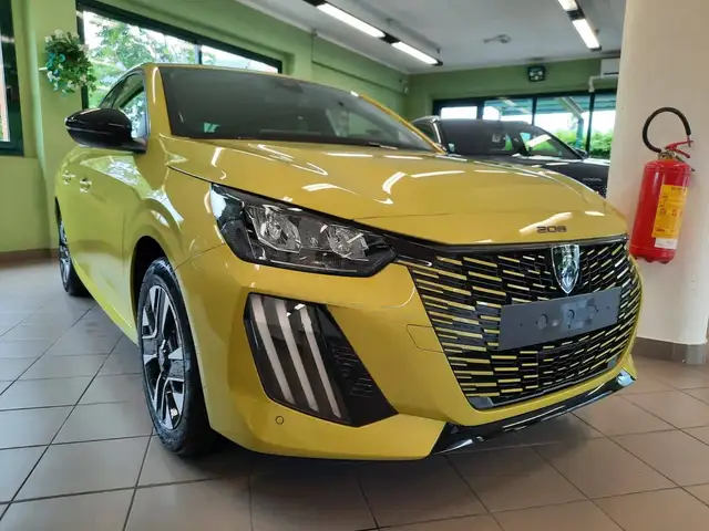 Peugeot 208 view 5
