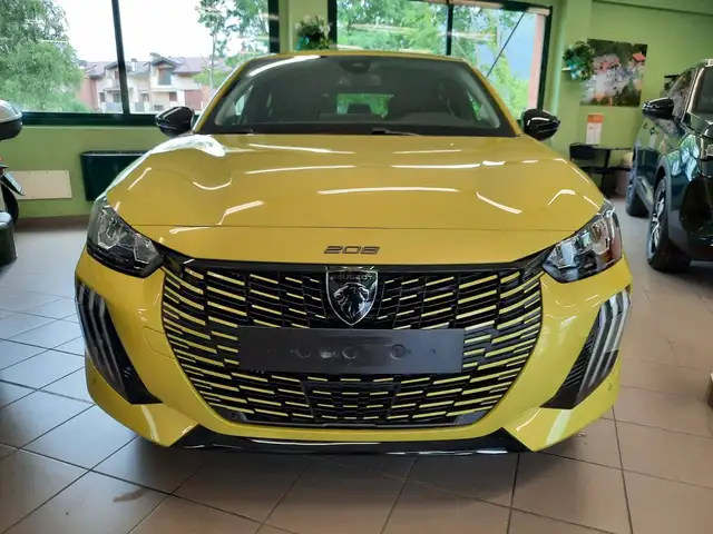 Peugeot 208 view 3