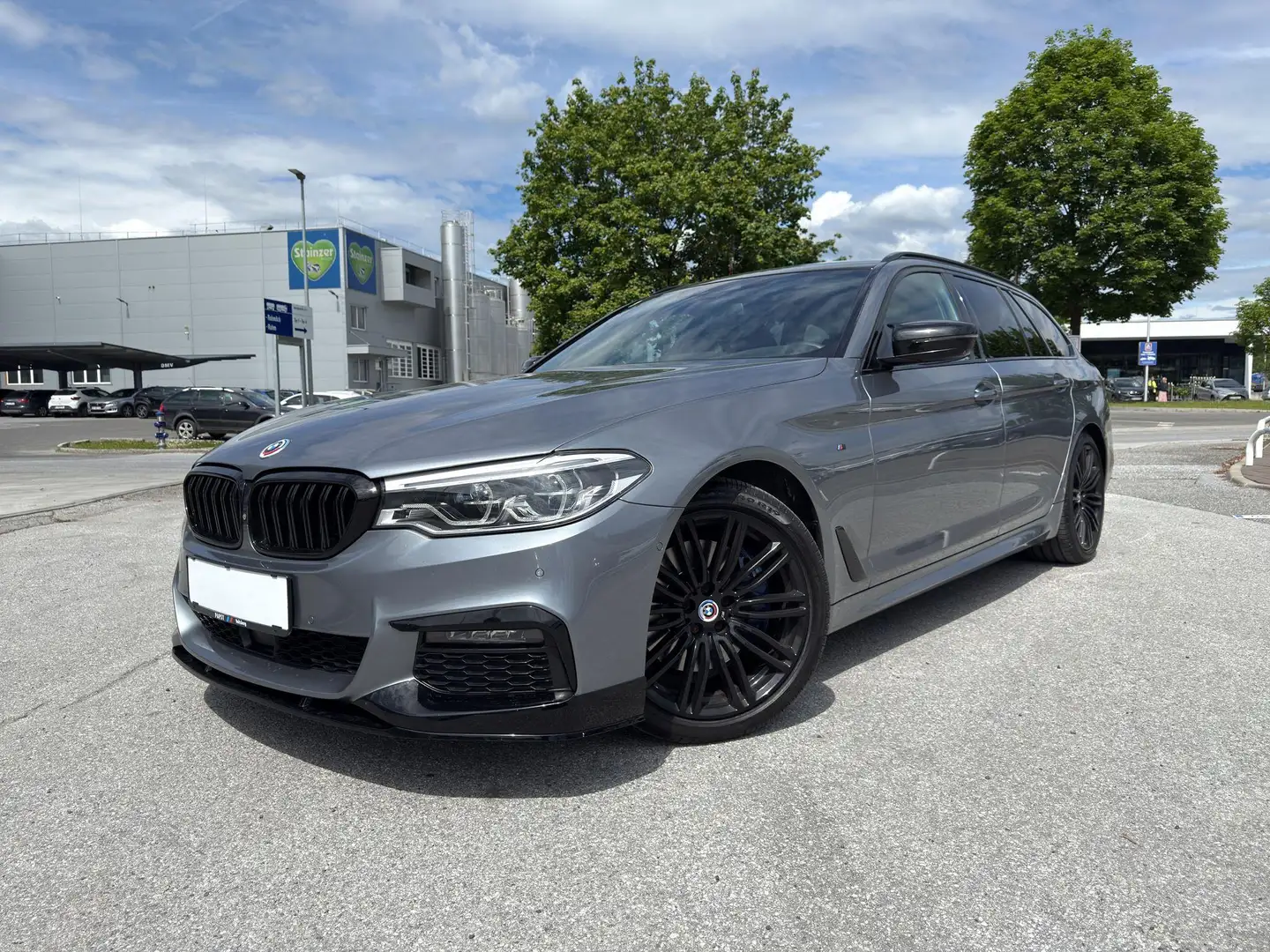 BMW 530 *** M-SPORT *** NP € 100.500 *** MEGA AUSSTATTUNG Grau - 1