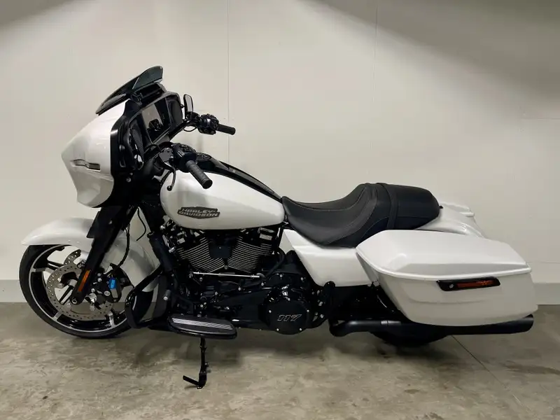 Harley-Davidson Street Glide - foto 3