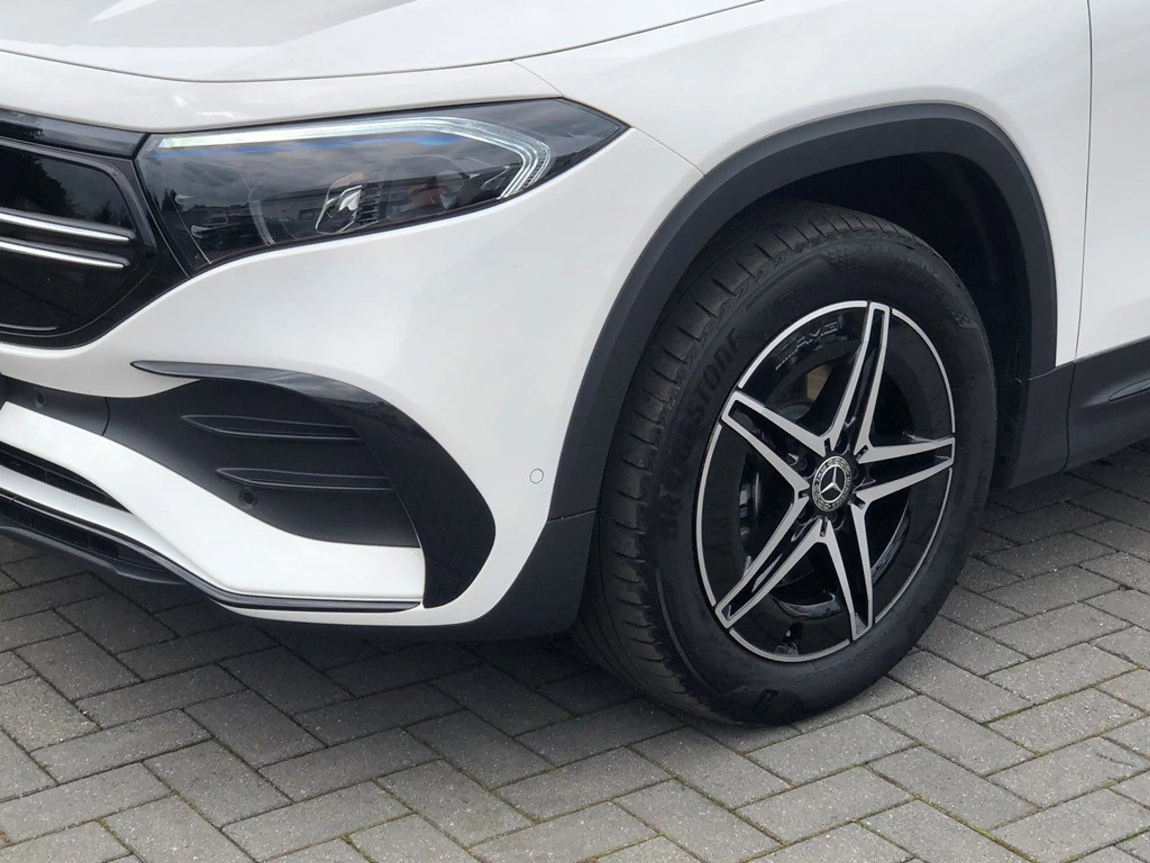 Mercedes-Benz EQB 250 250 - AMG - PANORAMADAK - NIGHTPAKKET - SFEERVERLICHTING — photo 5
