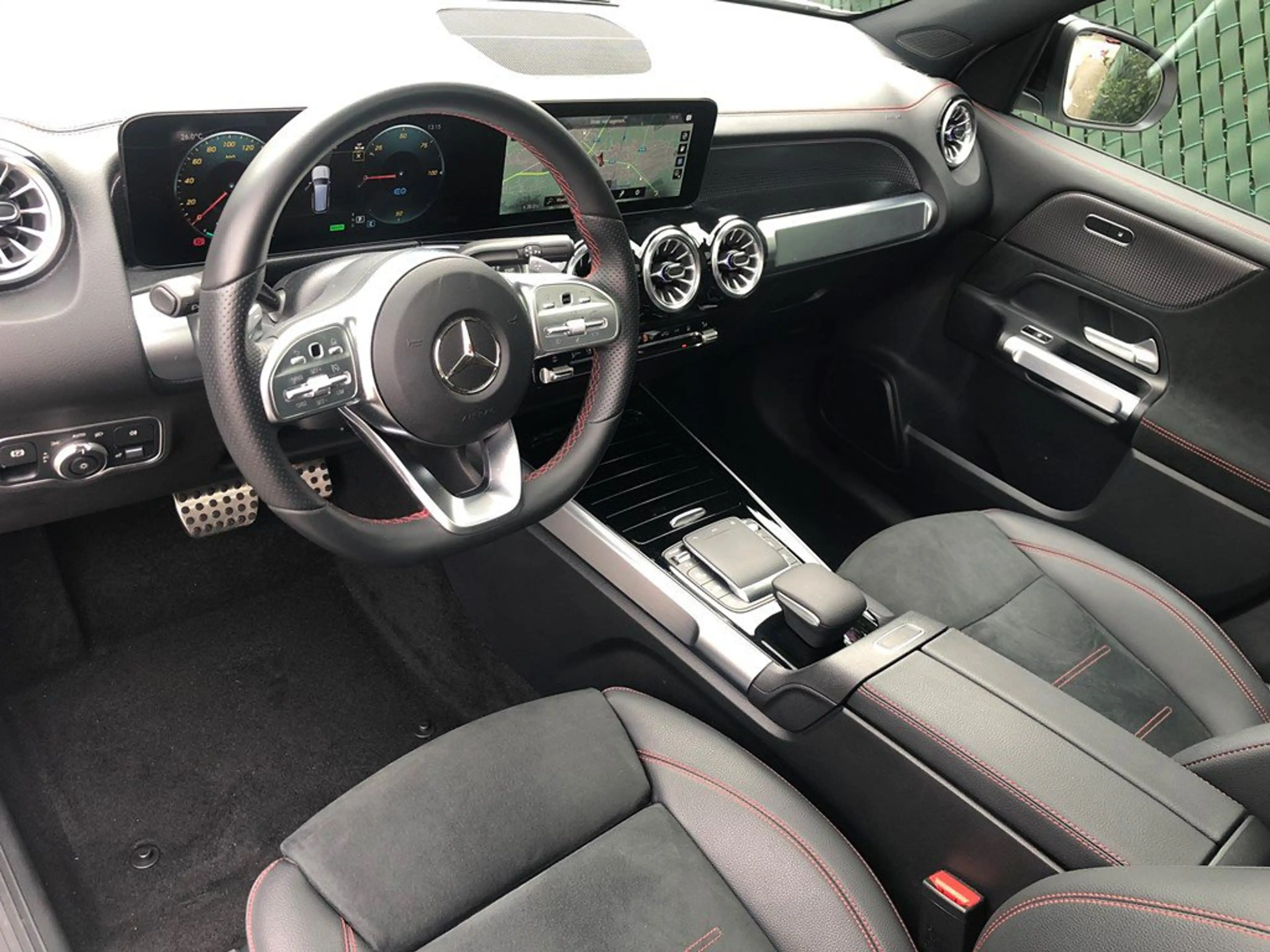 Mercedes-Benz EQB 250 250 - AMG - PANORAMADAK - NIGHTPAKKET - SFEERVERLICHTING — photo 10