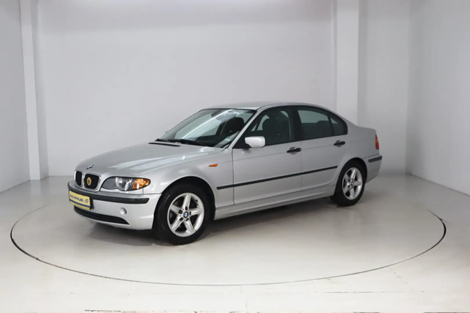 BMW 318 i Automatik * SHZ * Xenon * HU/AU 03.27 Silber - 1