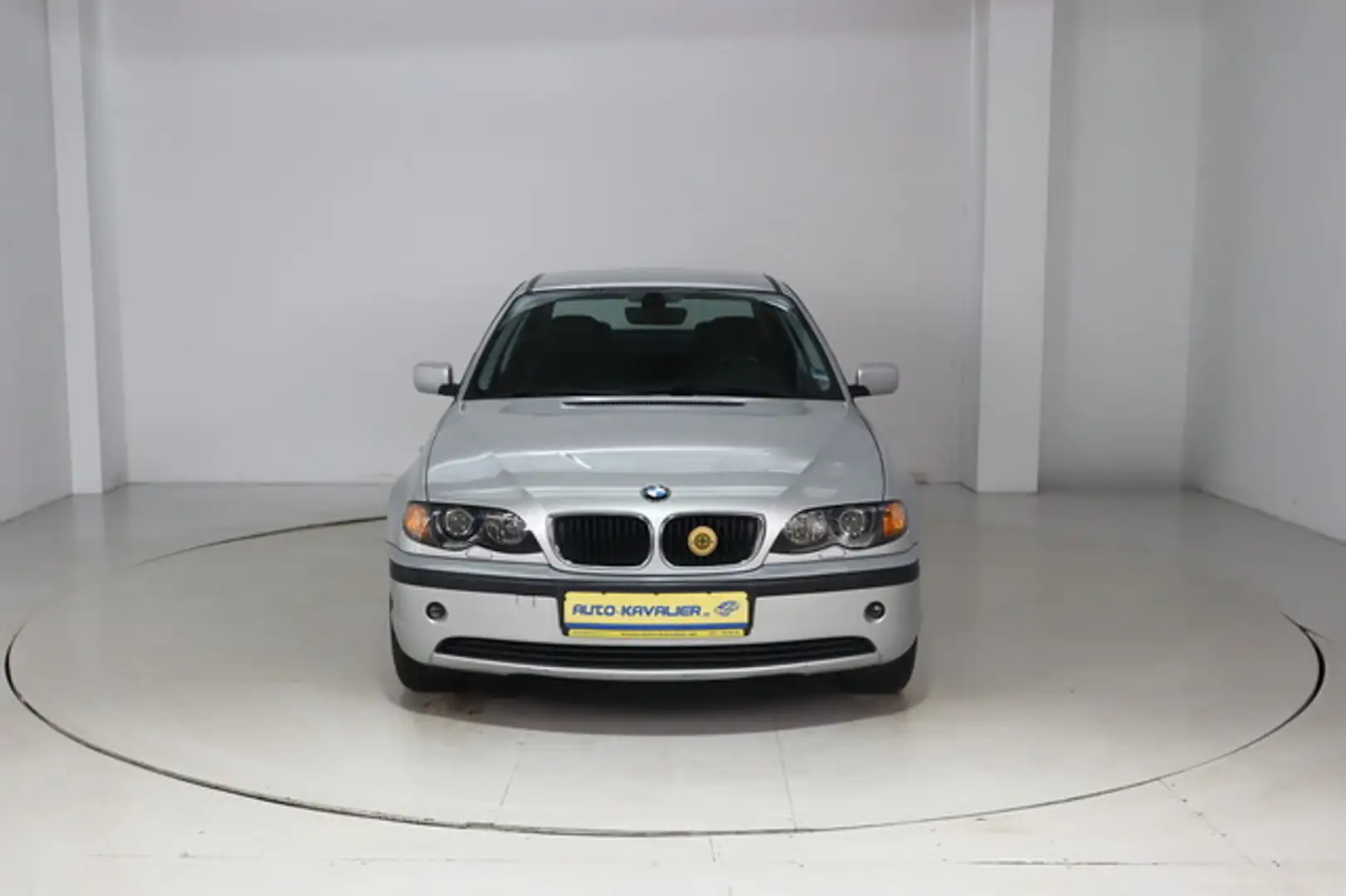 BMW 318 i Automatik * SHZ * Xenon * HU/AU 03.27 Silber - 2