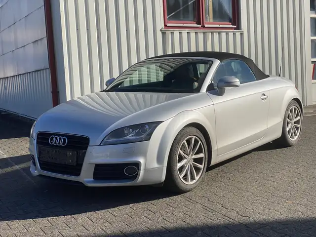Audi TT 1.8 TFSI Coupe Cabrio ~Leder~Navi~Xenon~Sitzhzg