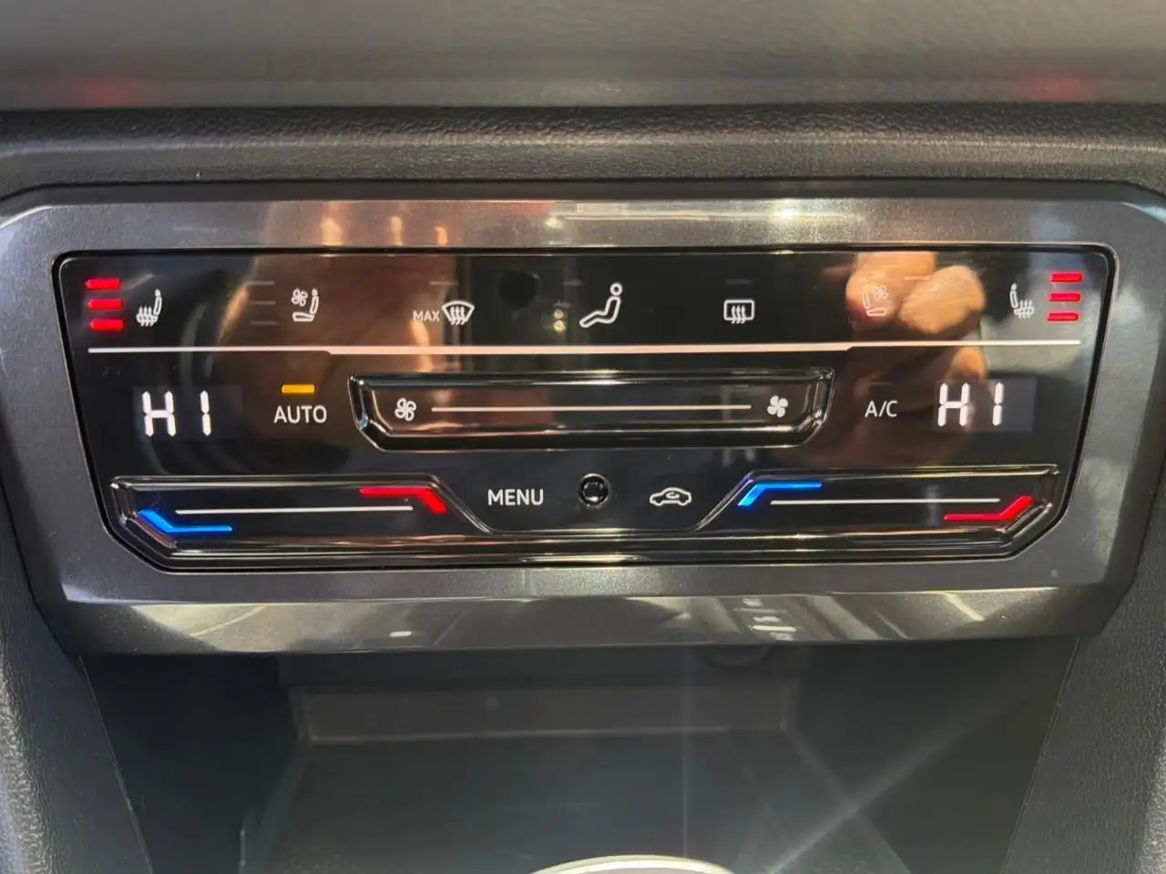 Volkswagen Tiguan снимка Volkswagen Tiguan