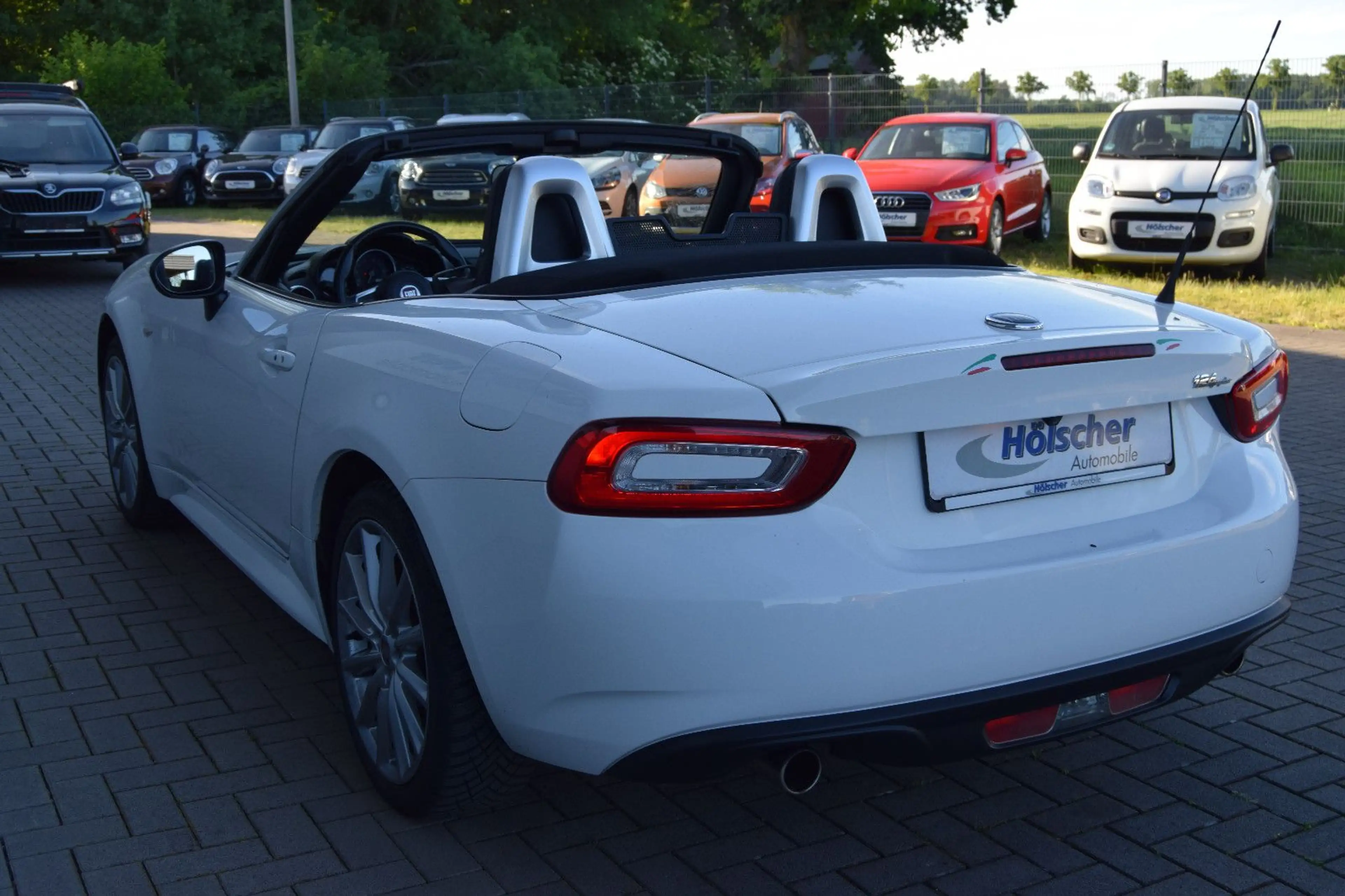 Fiat 124 Spider !AUTOMATIK! Navi,Xenon,Kam,Leder,,,,, — photo 4