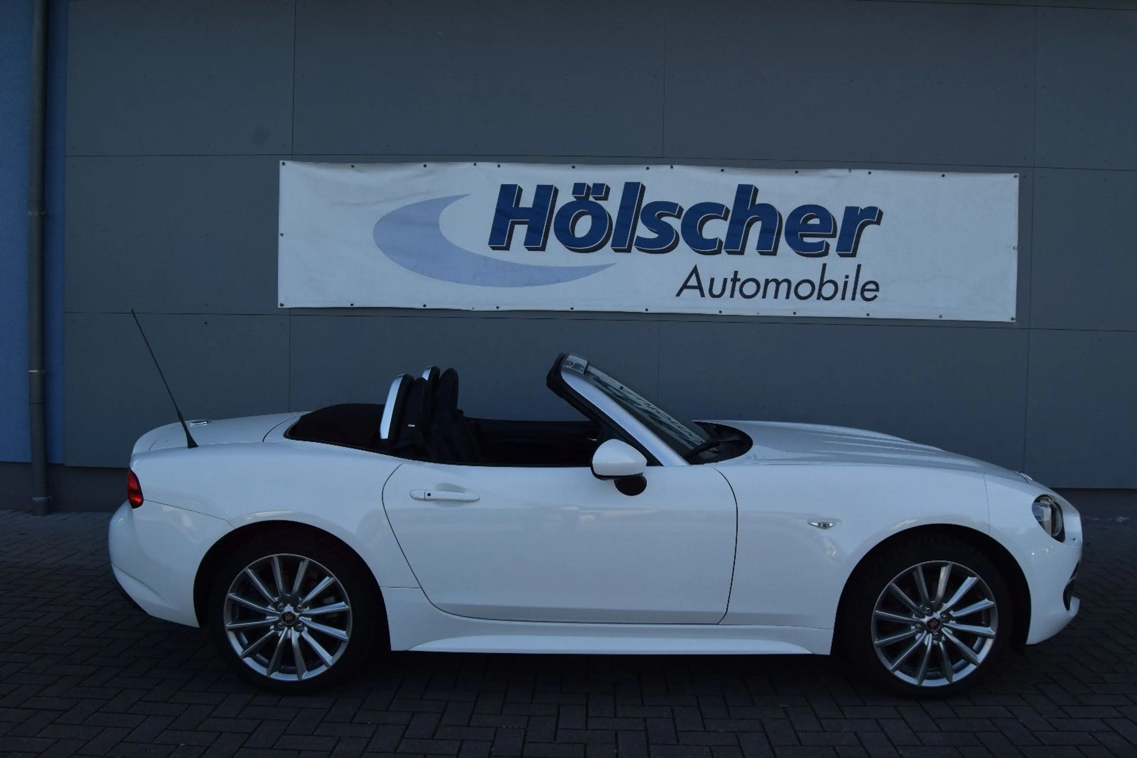 Fiat 124 Spider !AUTOMATIK! Navi,Xenon,Kam,Leder,,,,, — photo 5