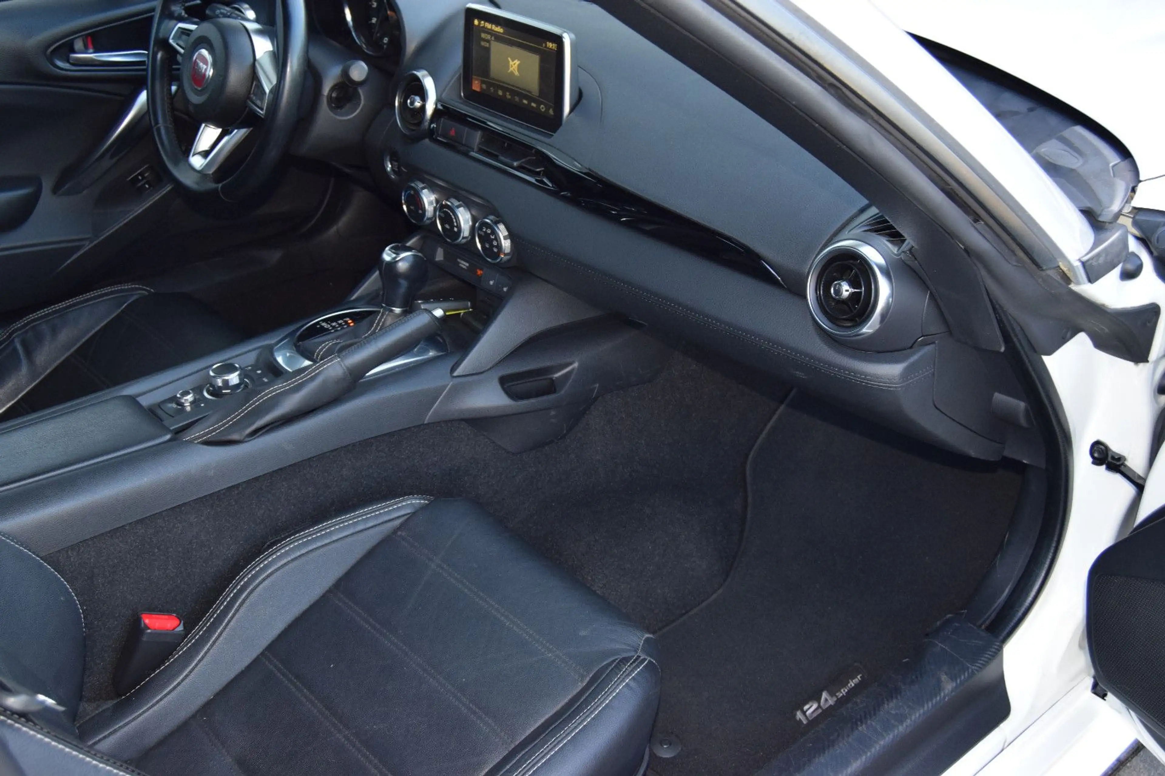 Fiat 124 Spider !AUTOMATIK! Navi,Xenon,Kam,Leder,,,,, — photo 13