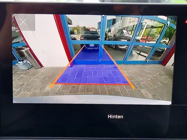 Audi A4 view 11