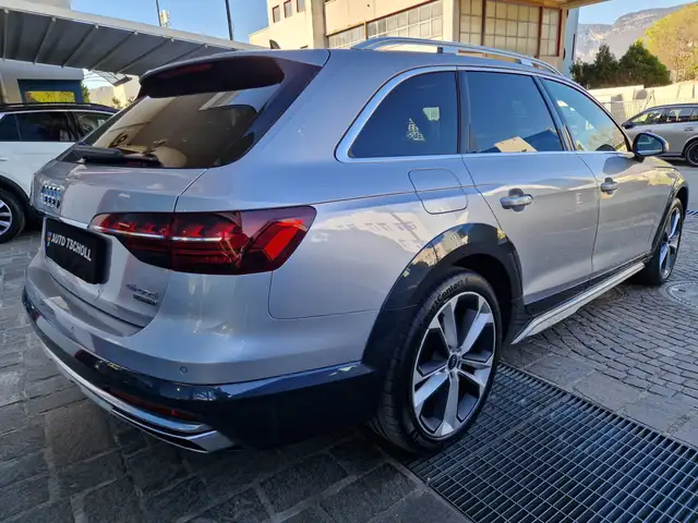 Audi A4 view 3