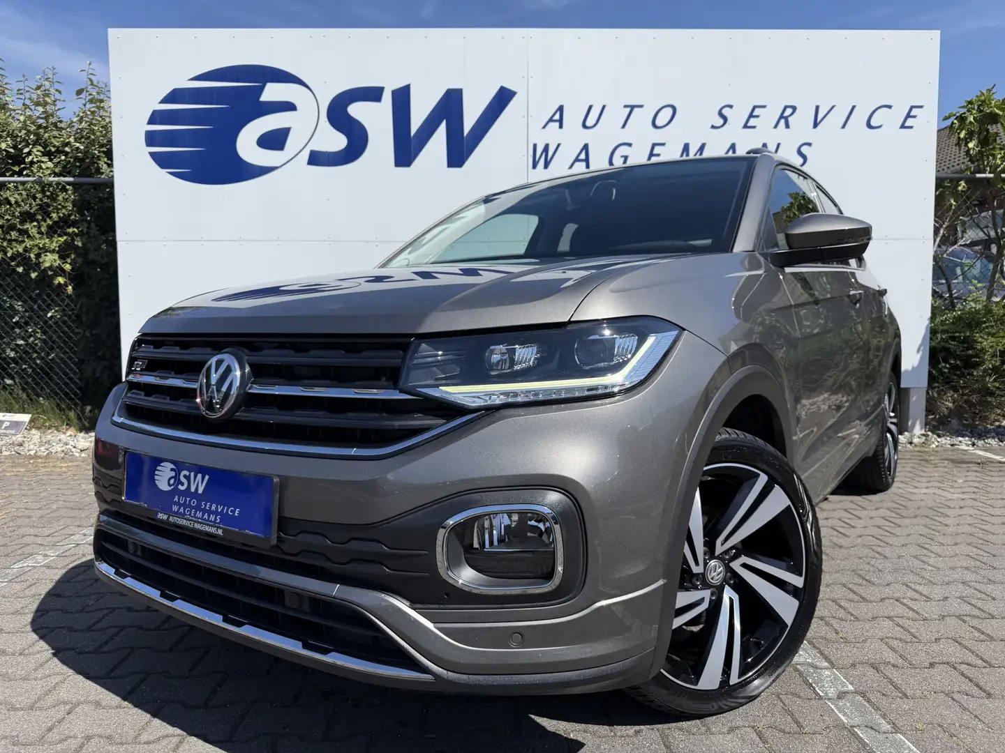 Volkswagen T-Cross 1.5 TSI United R-Line | ACC | CarPlay | Camera | L Grijs - 2