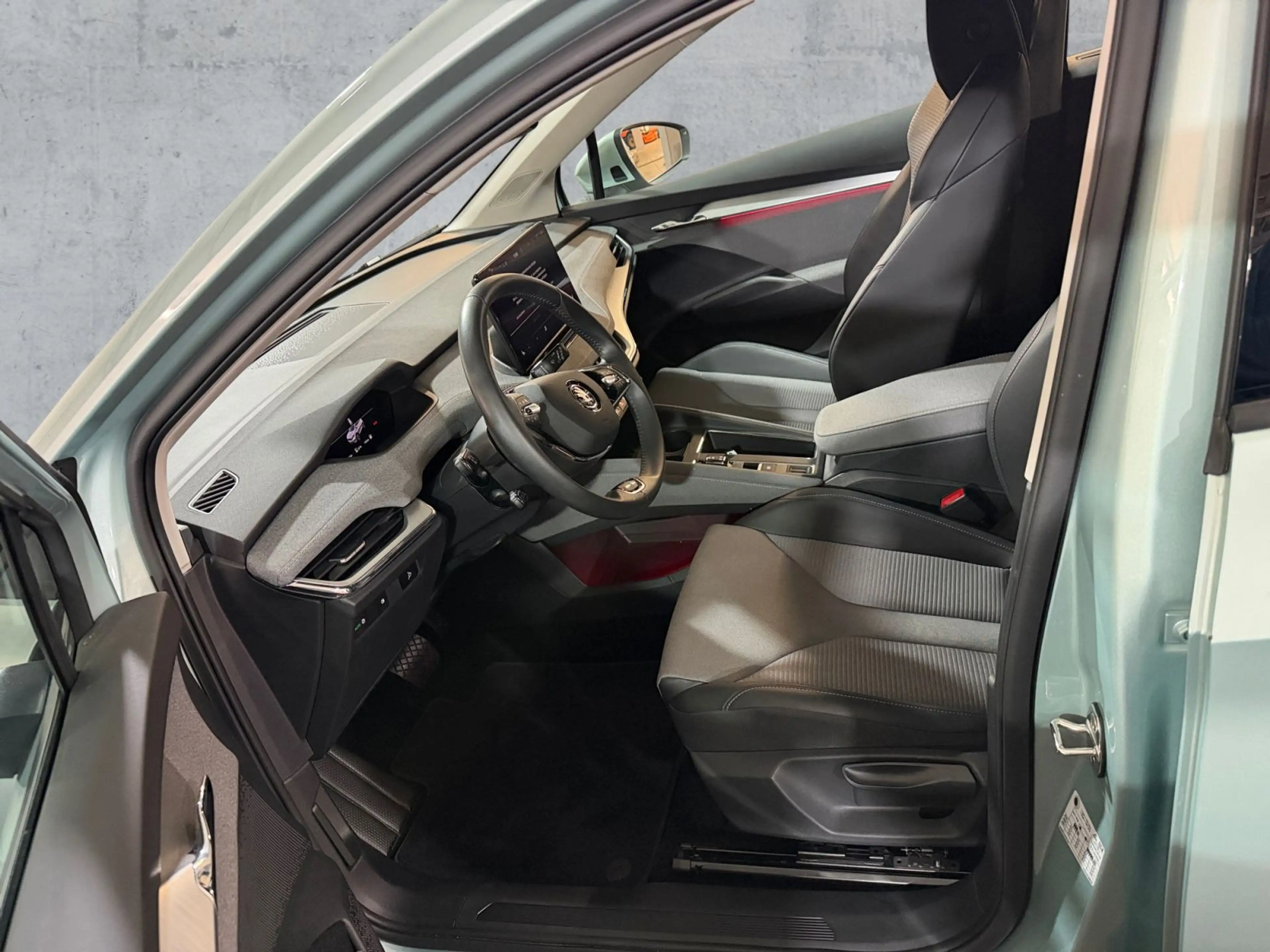 Skoda Enyaq iV 60 LOFT LED+NAVI+APP+ACC+SHZ+RFK+WäPU — photo 12