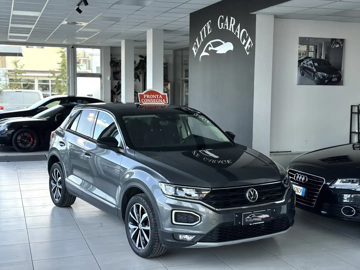 Volkswagen T-Roc 1.0 tsi Style 115cv ACC LED FULL Grigio - 1