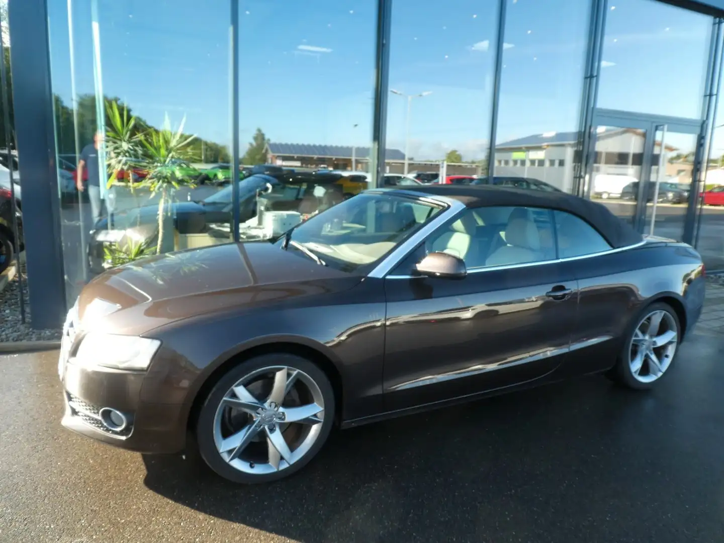 Audi A5 Cabriolet 2.0 TFSI, Klima, SHZ, LMF, PDC Braun - 2