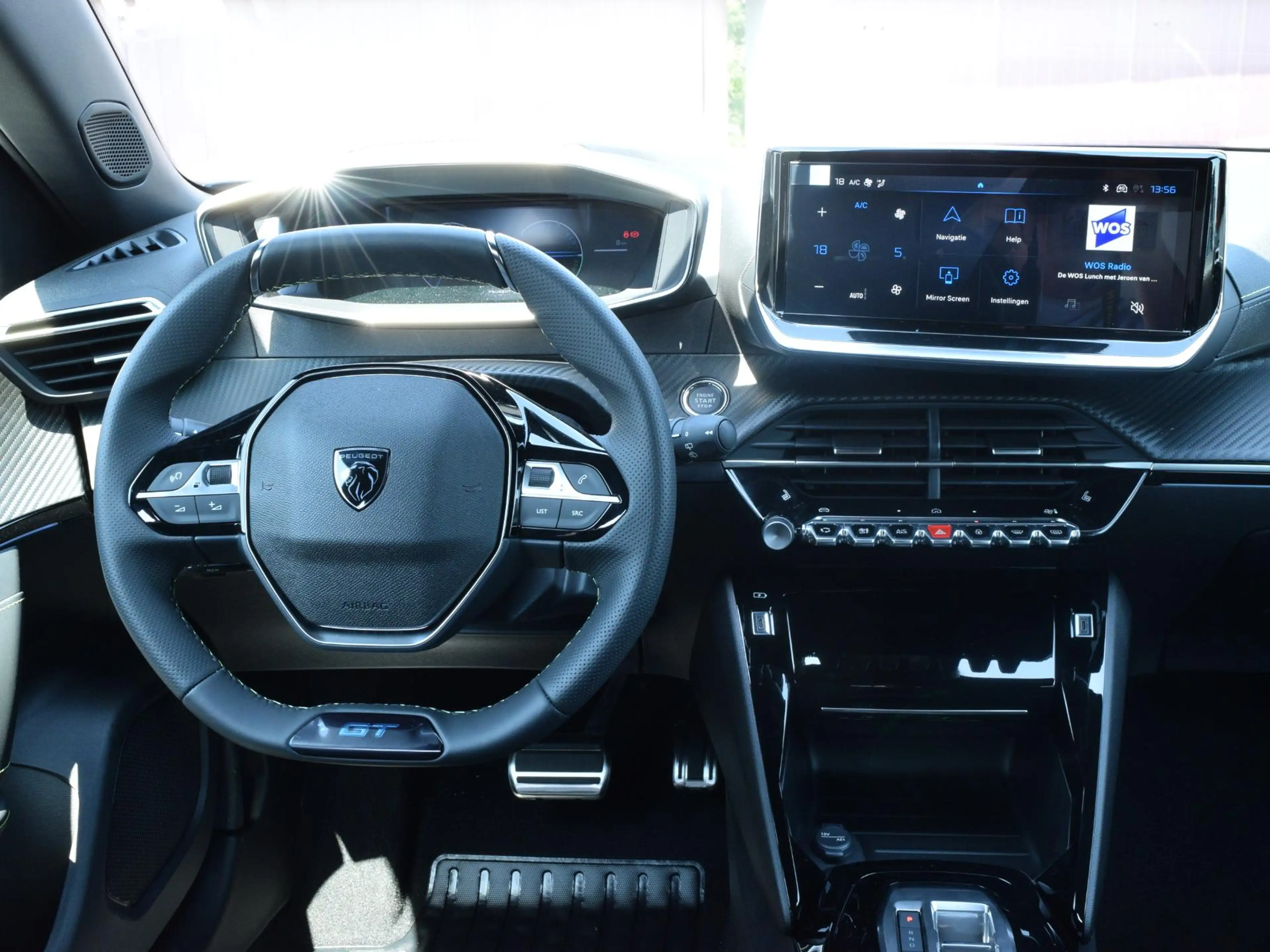 Peugeot e-2008 EV GT Avantage 54 kWh Warmtepomp l Alcantara inter — photo 9
