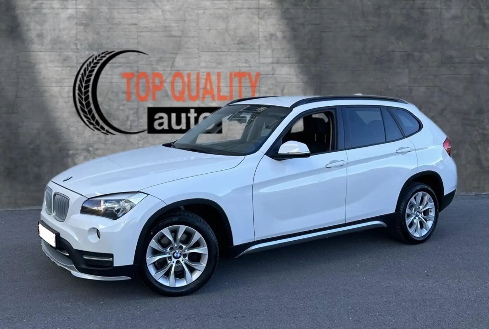 BMW X1 sDrive 18dA Weiß - 1