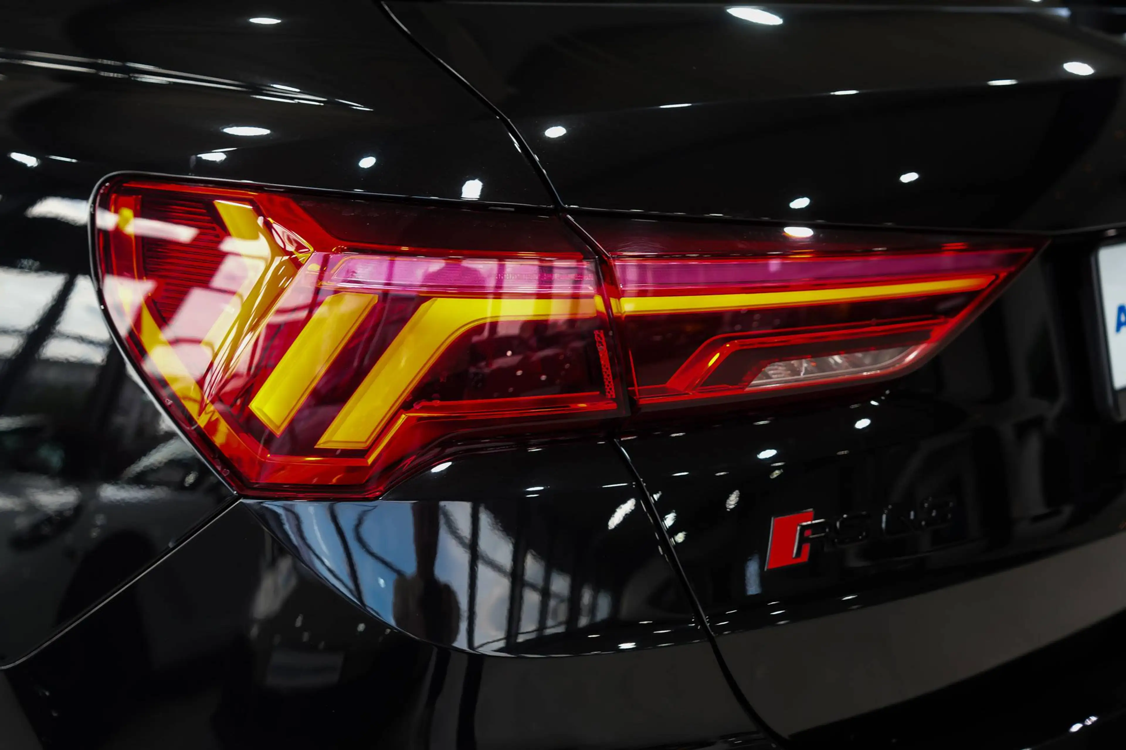 Audi RS Q3 2.5 TFSI quattro*1.HAND*RS-ABGAS*SPORTSITZE — photo 8