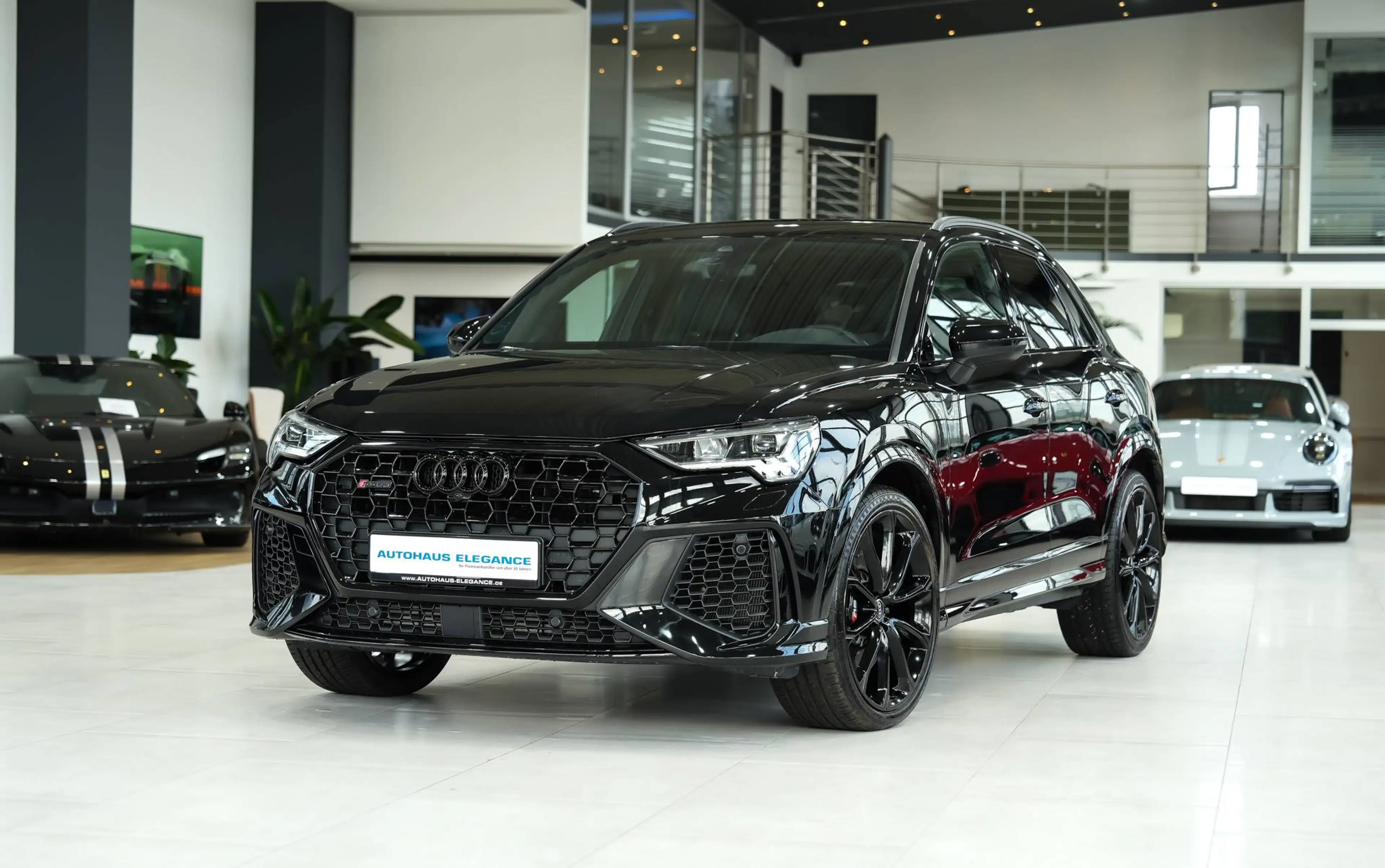 Audi RS Q3 2.5 TFSI quattro*1.HAND*RS-ABGAS*SPORTSITZE
