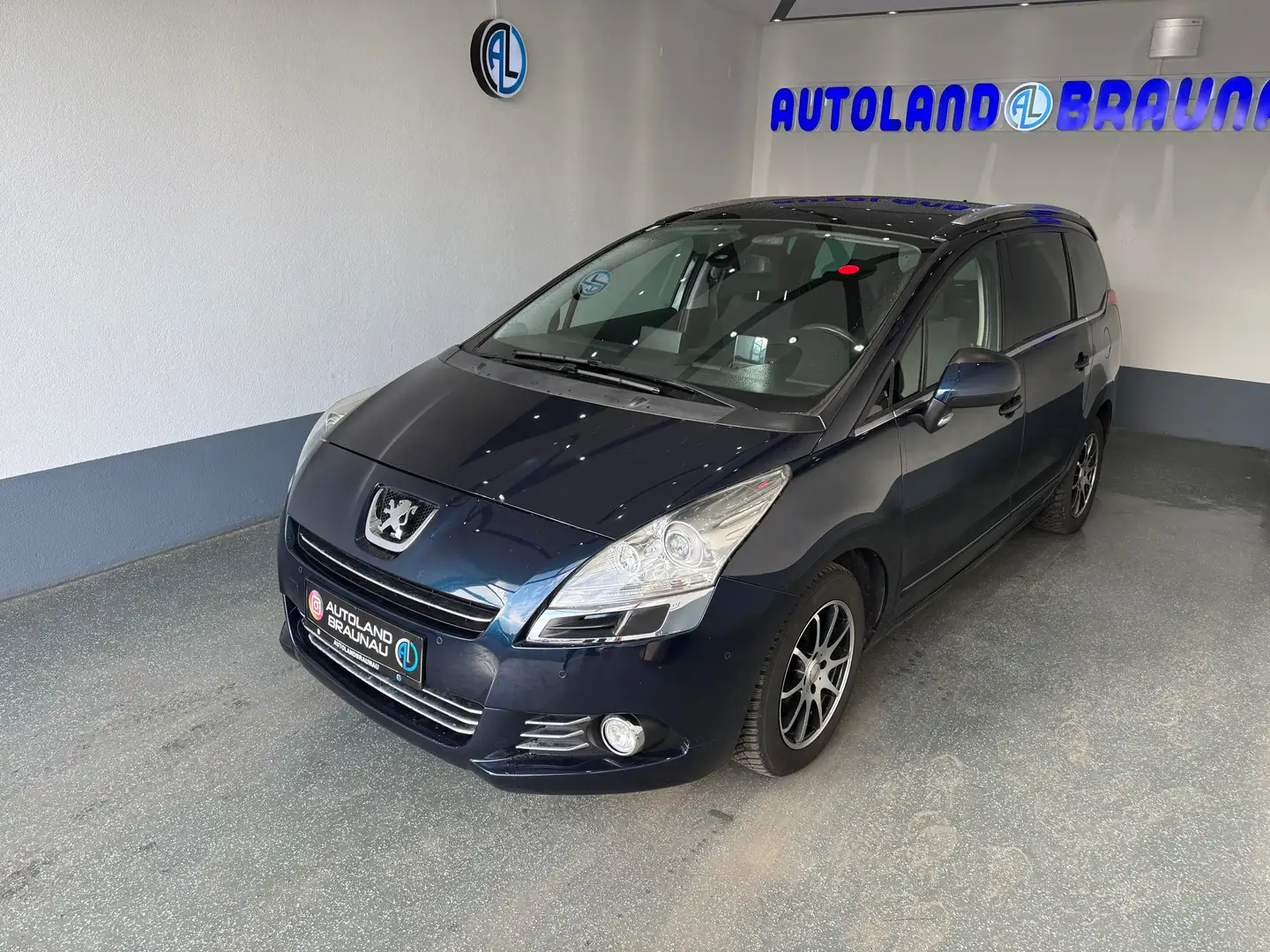 Peugeot 5008 5008 HDI FAP 165 Automatik Platinum Grau - 2