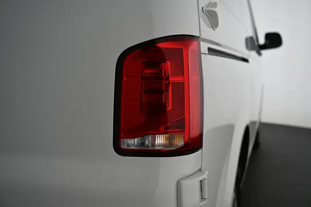 Volkswagen Transporter view 14