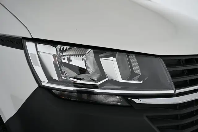 Volkswagen Transporter view 15