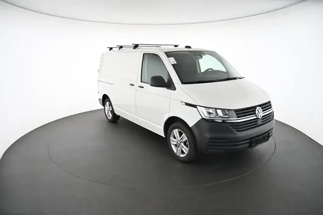 Volkswagen Transporter view 10