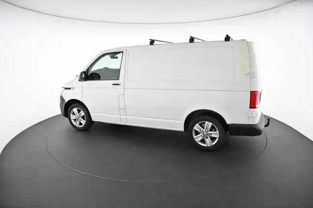 Volkswagen Transporter view 7