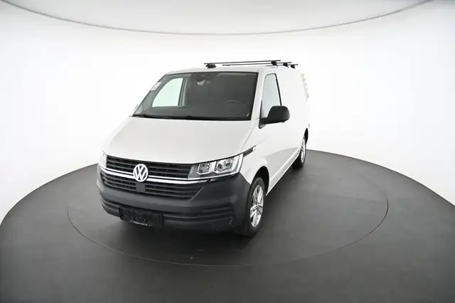 Volkswagen Transporter view 11