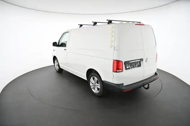 Volkswagen Transporter view 9