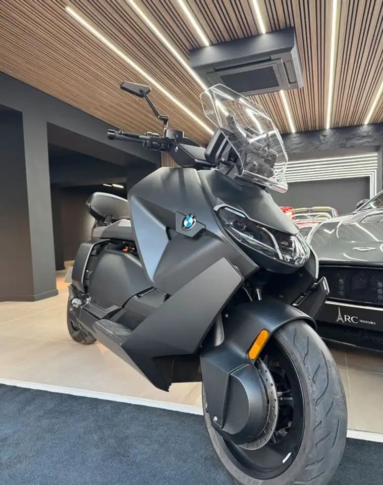 BMW CE 04