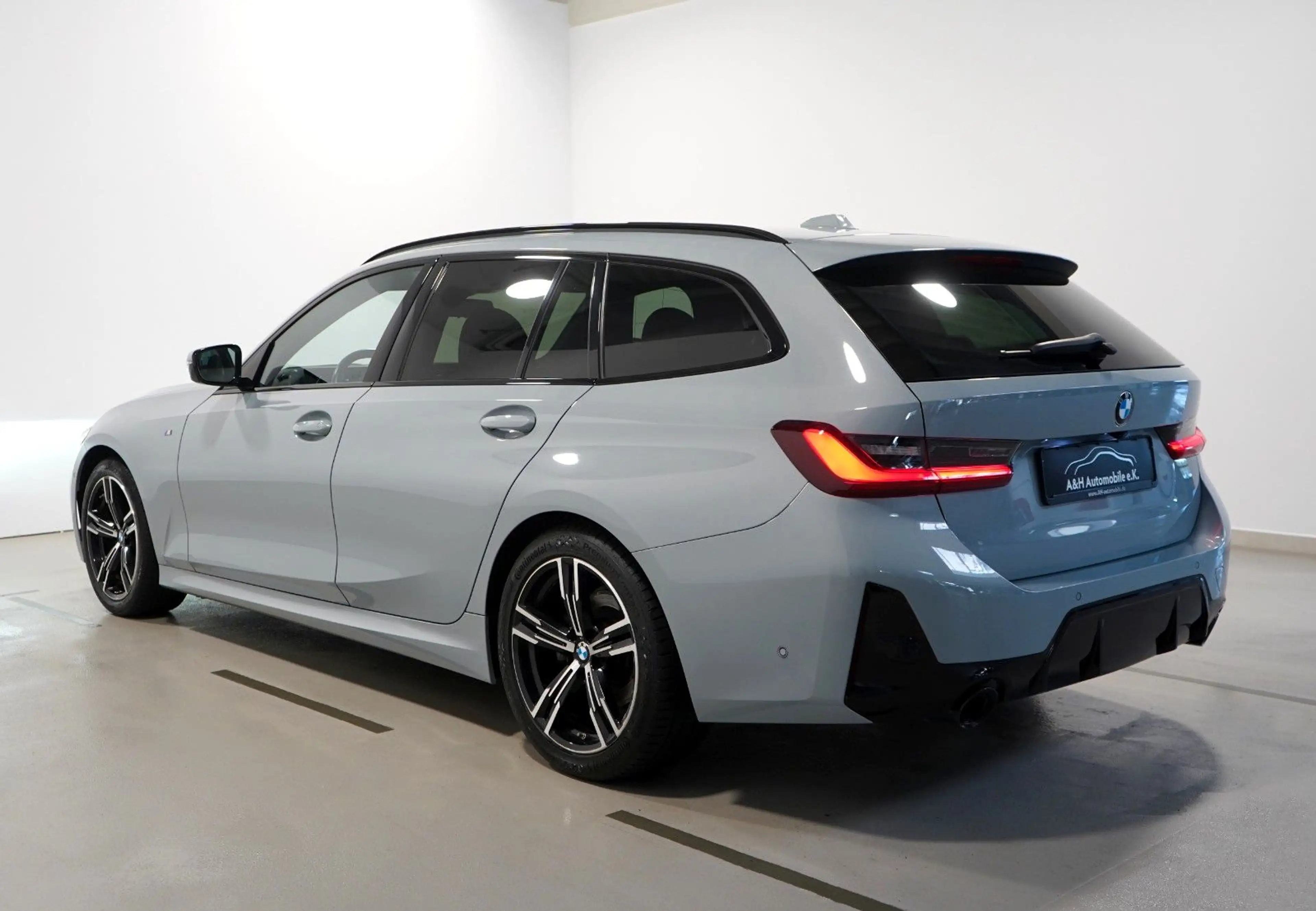 BMW 320 d Touring M Sport *HUD*AHK*ADLED*KAMERA* — photo 4