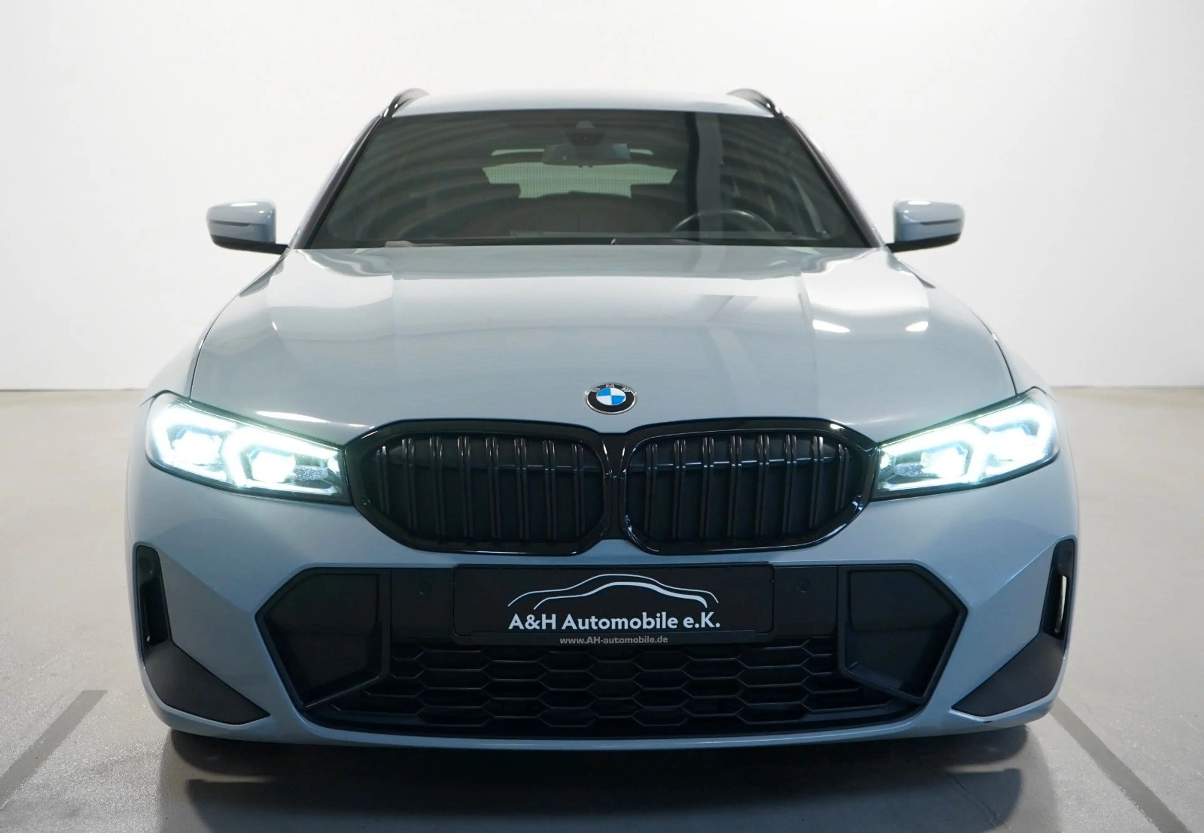 BMW 320 d Touring M Sport *HUD*AHK*ADLED*KAMERA* — photo 2