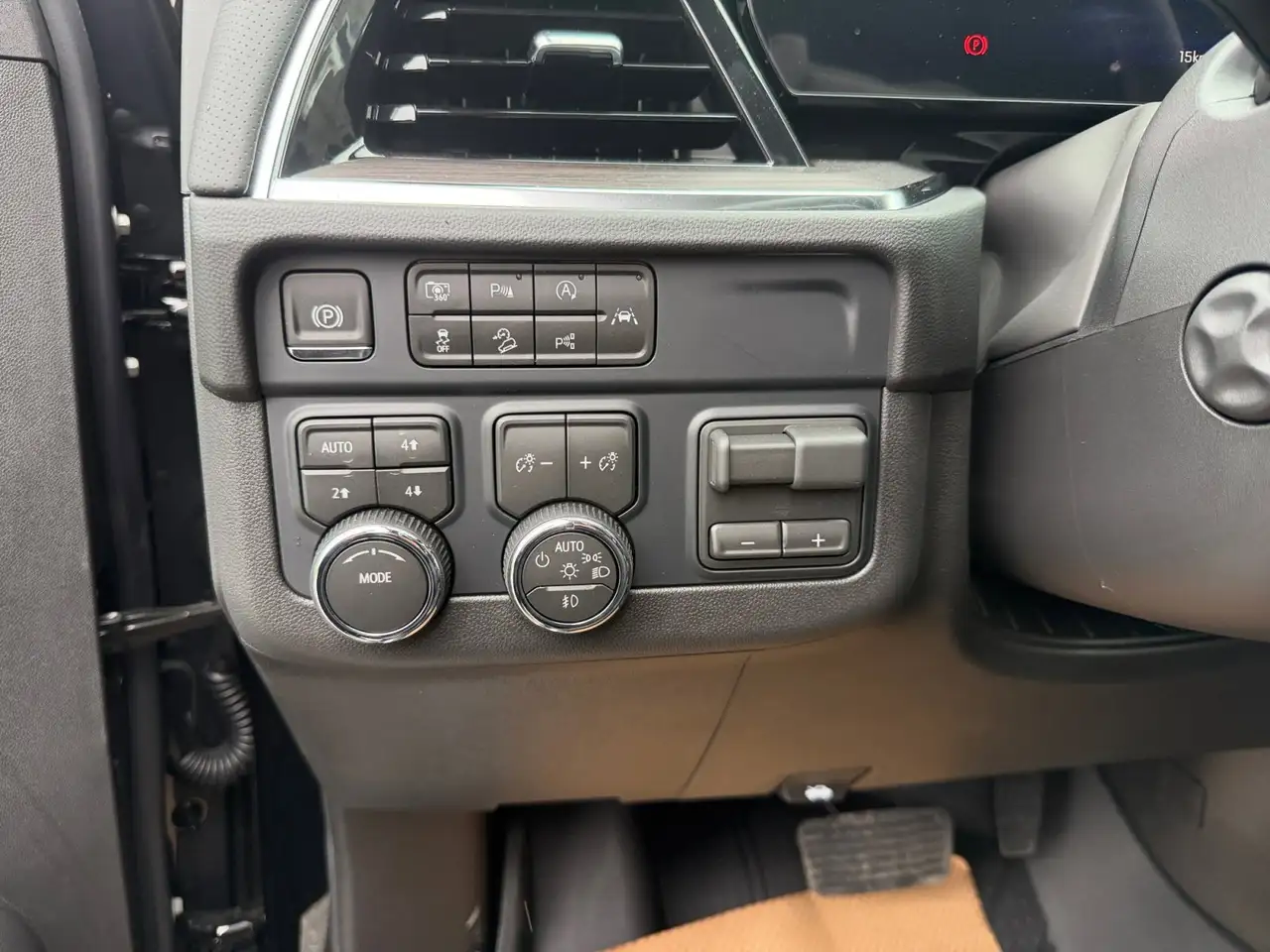 Chevrolet Suburban снимка Chevrolet Suburban