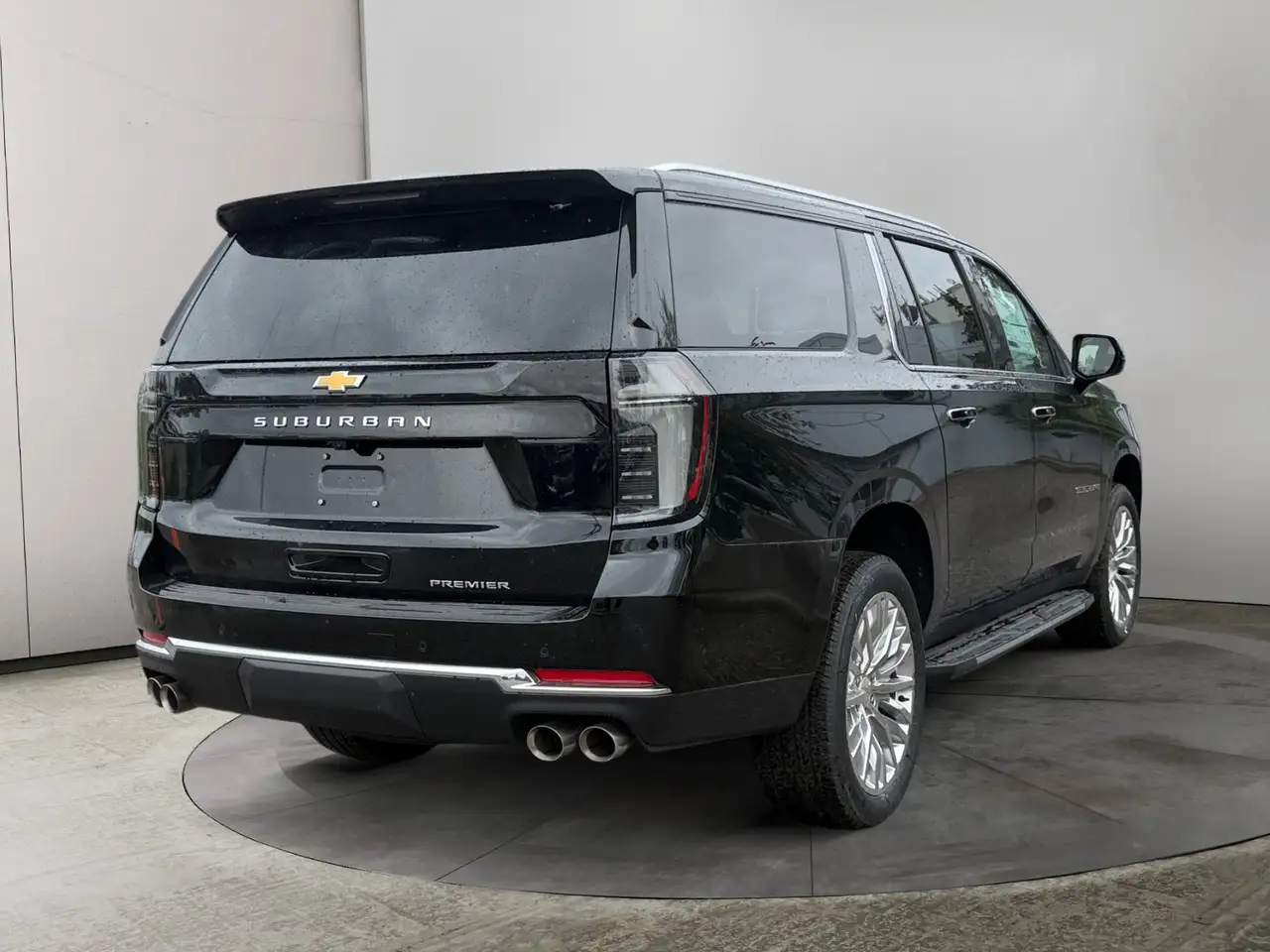 Chevrolet Suburban снимка Chevrolet Suburban
