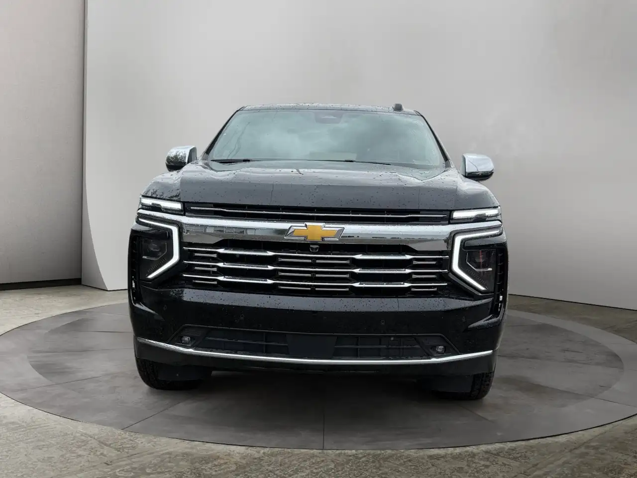 Chevrolet Suburban снимка Chevrolet Suburban