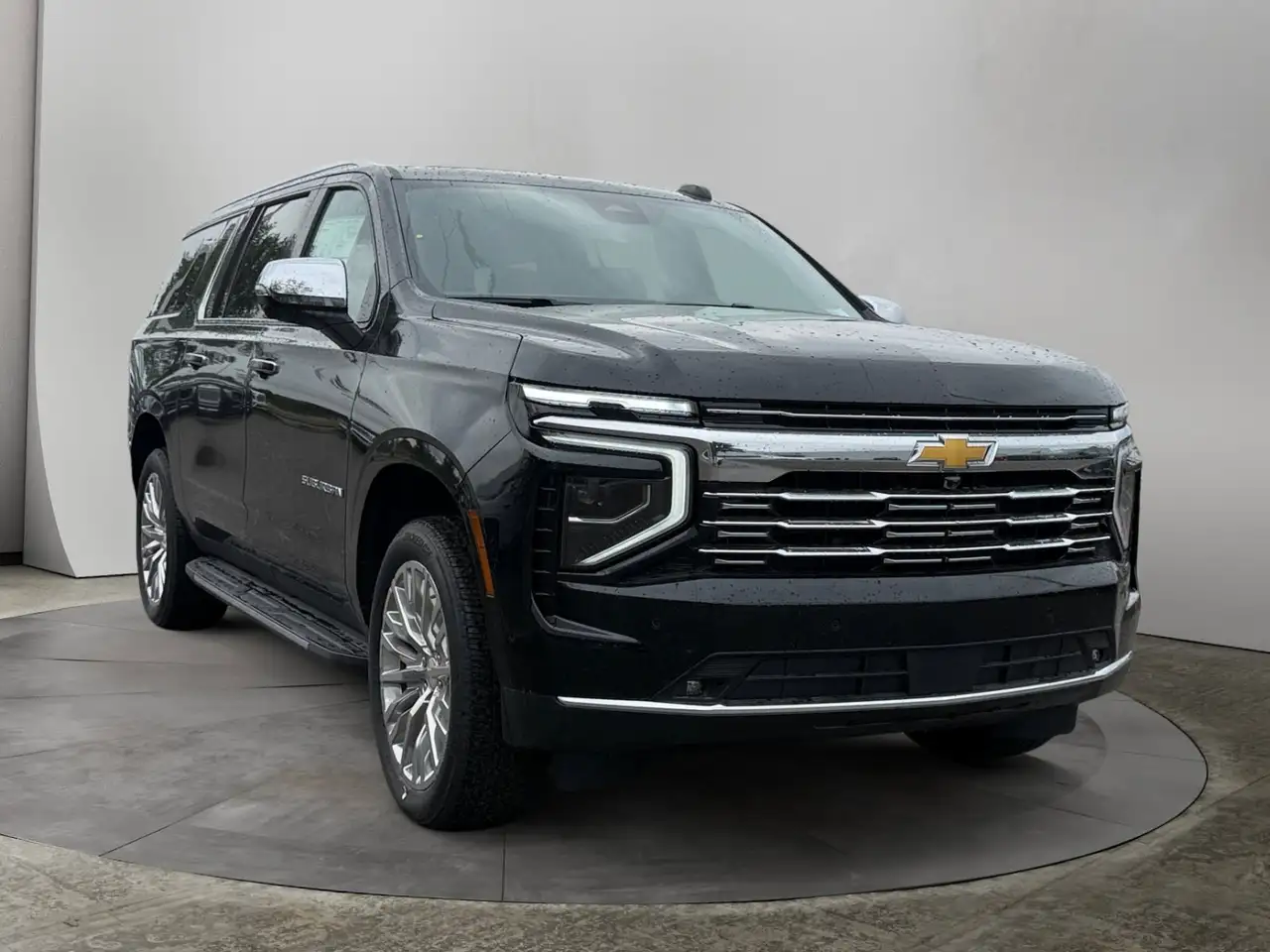 Chevrolet Suburban снимка Chevrolet Suburban
