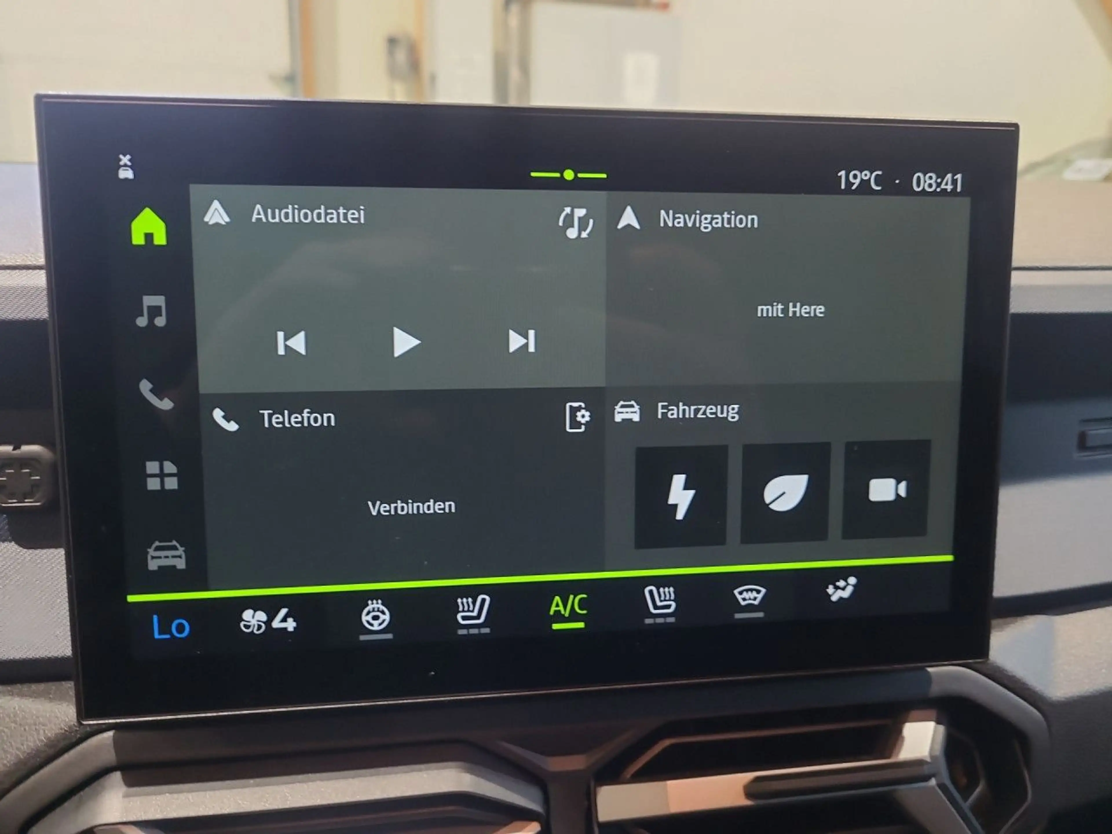 Dacia Duster Hybrid 140 Journey Sportpaket Bluetooth — photo 21