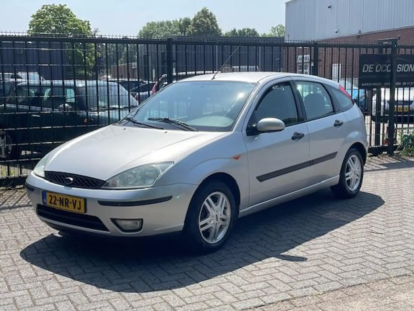 Ford Focus 1.6-16V Trend 5 drs AIRCO Grijs - 1