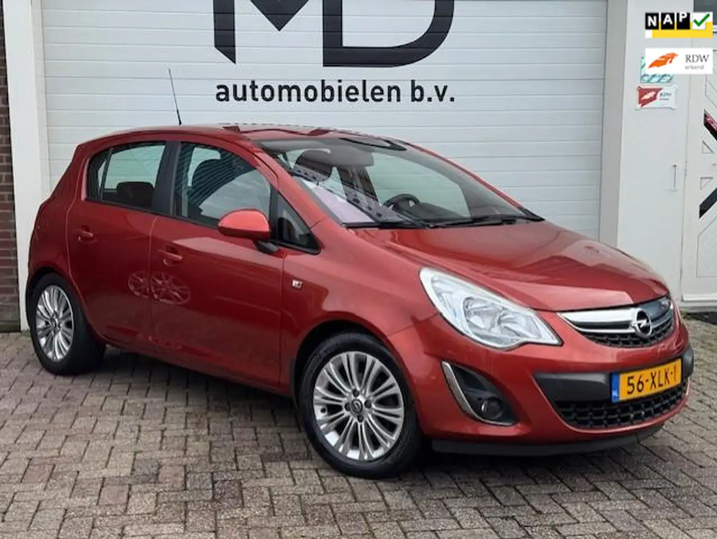 Opel Corsa 1.4-16V Cosmo - Vol Automaat-Navi-Cruise-Trekhaak Rouge - 1