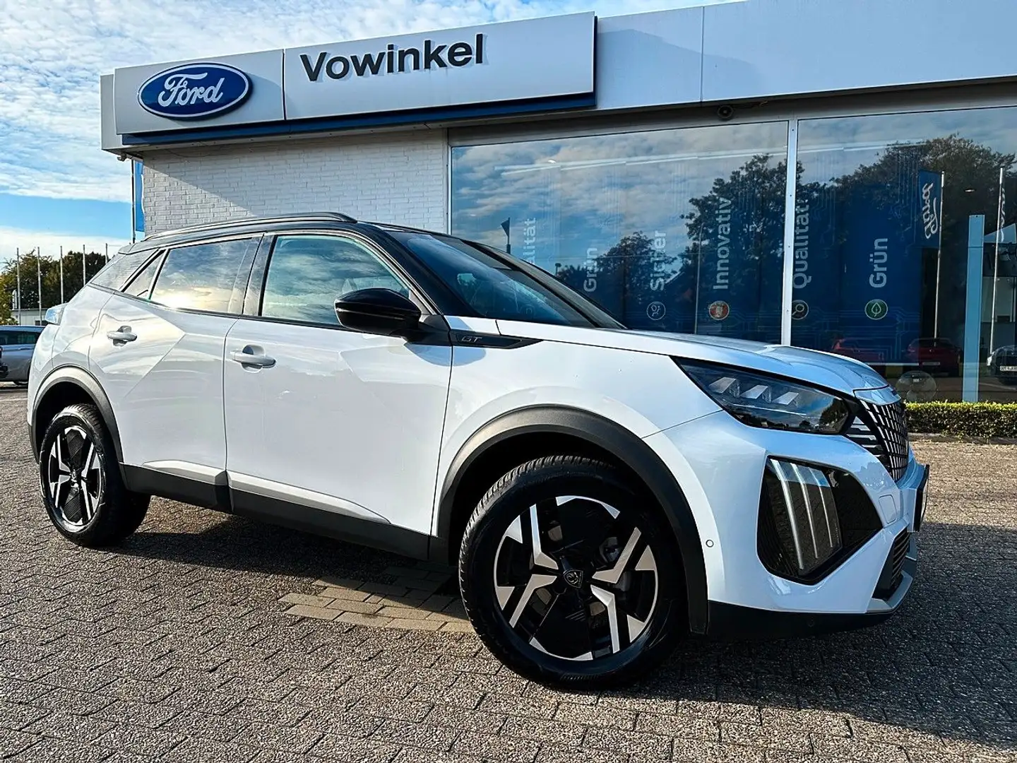 Peugeot 2008 PureTech GT ACC+BLIS+DAB+NAV+LED+Allwrr+360 Weiß - 1