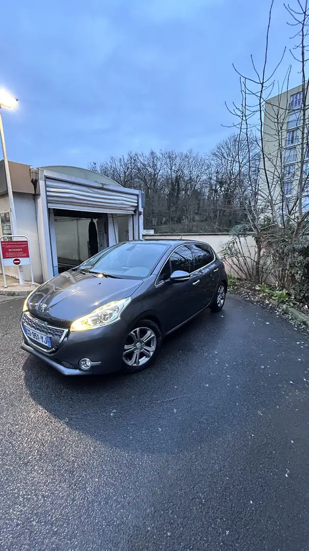 Peugeot 208 1.6 e-HDi 115ch FAP BVM6 Allure - 2
