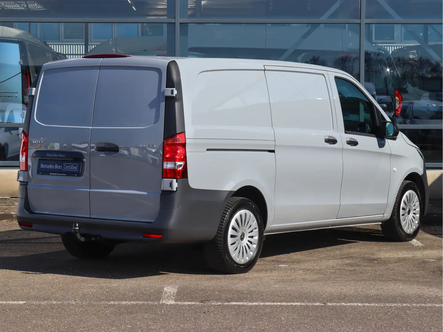 Mercedes-Benz Vito 114 CDI L2 Pro | AIRCO/CAMERA/CRUISE/2.500KG AHW | Gris - 2